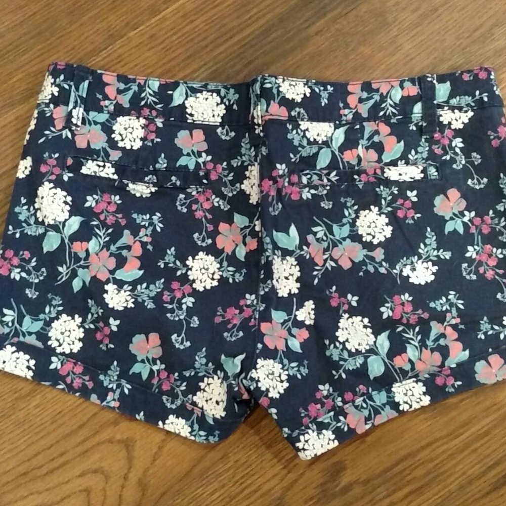 148 shorts - Picture 2 of 2